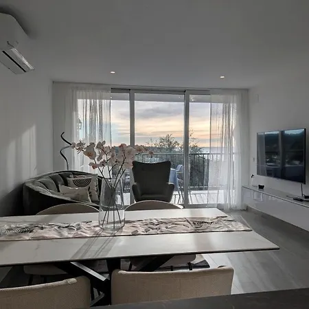 Kerstin Bruns - Lissa With Ocean Views Apartmán Tossa de Mar