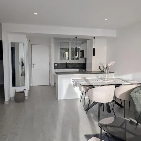 Kerstin Bruns - Lissa With Ocean Views