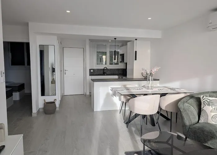 Kerstin Bruns - Lissa With Ocean Views