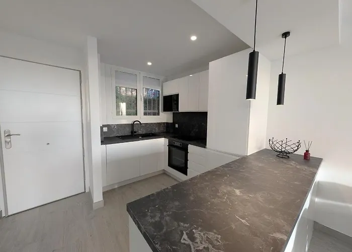 Kerstin Bruns - Lissa With Ocean Views *