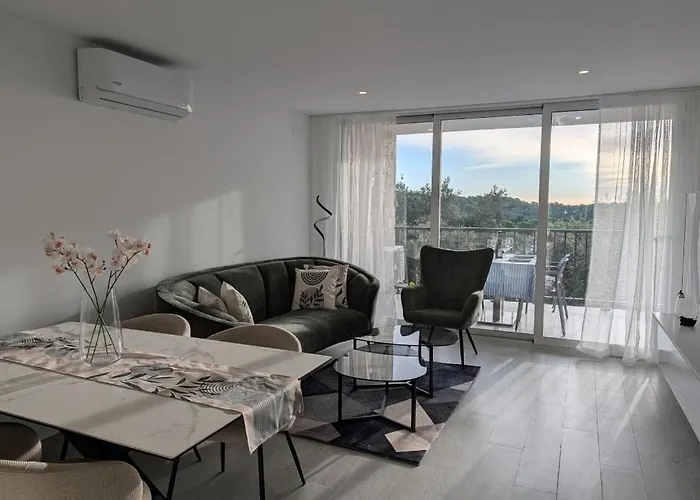 Kerstin Bruns - Lissa With Ocean Views 아파트