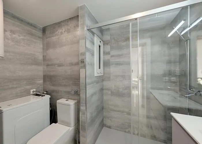 Kerstin Bruns - Lissa With Ocean Views 아파트