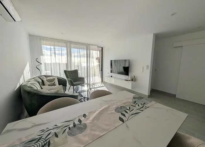 Kerstin Bruns - Lissa With Ocean Views